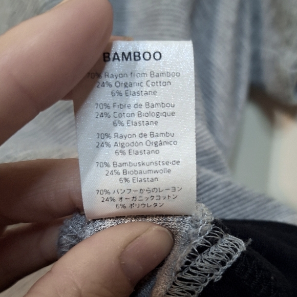 🇨🇦 Tonic Active medium shortsleeve grey and black bamboo cotton active top - Picture 6 of 8